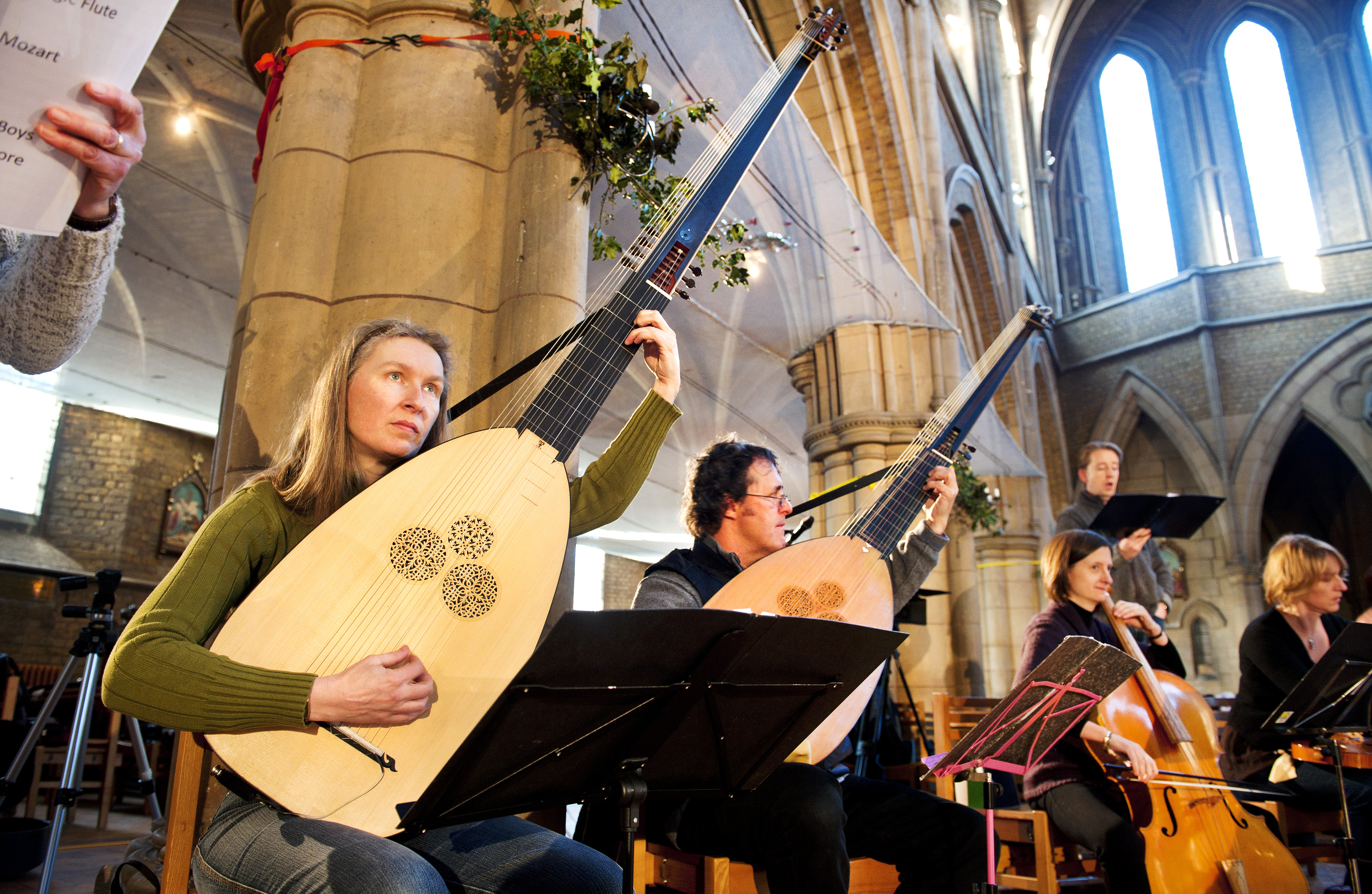 Modern lute music hotsell