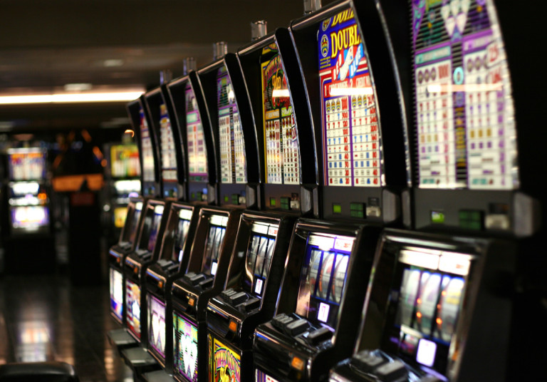 do slot machines have different odds